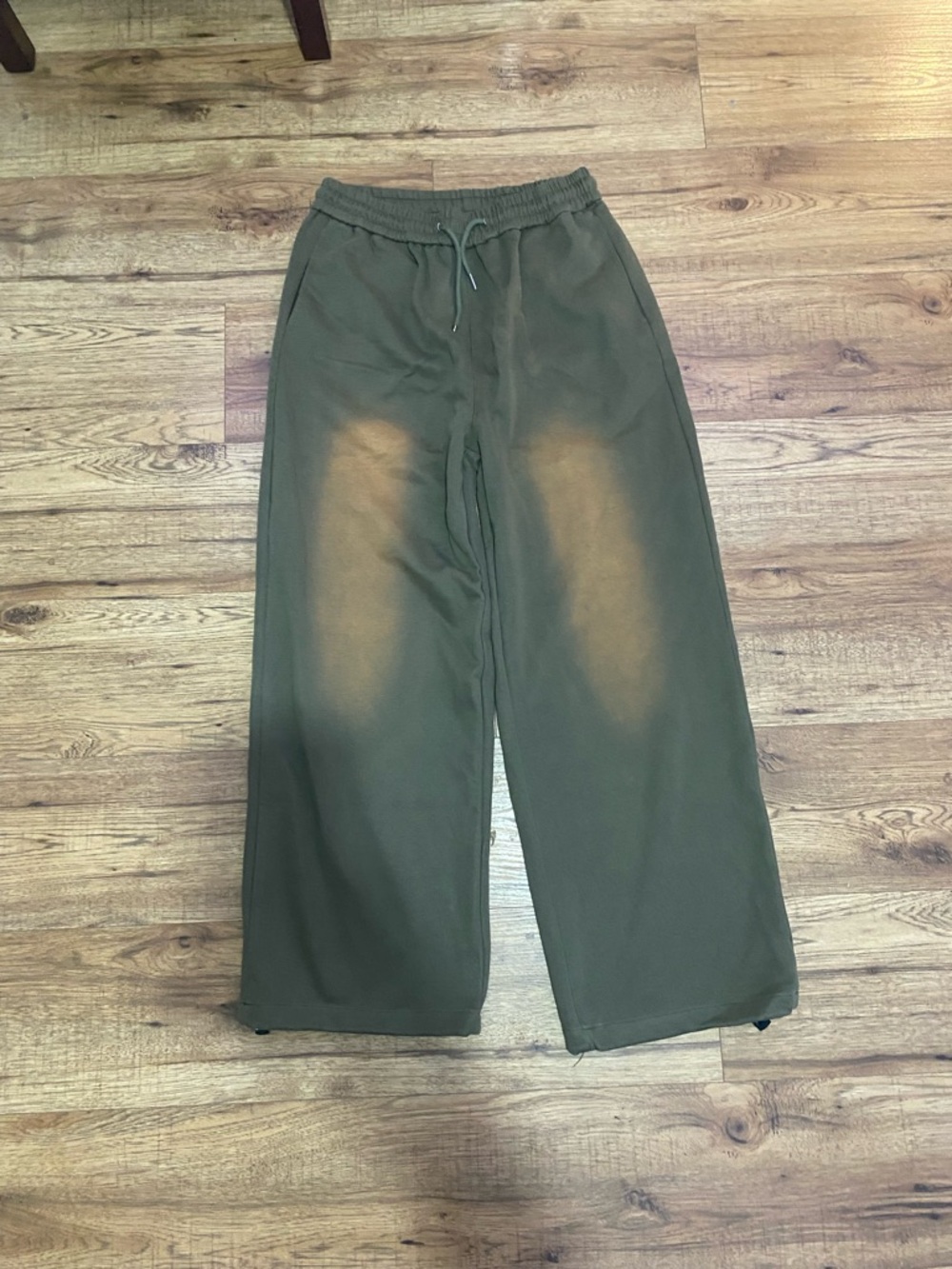 Men's Olive Wide-Leg Sweatpants with Drawstring